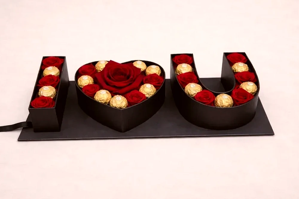 LOVE Box Luxo com Rosas e Ferrero Rocher