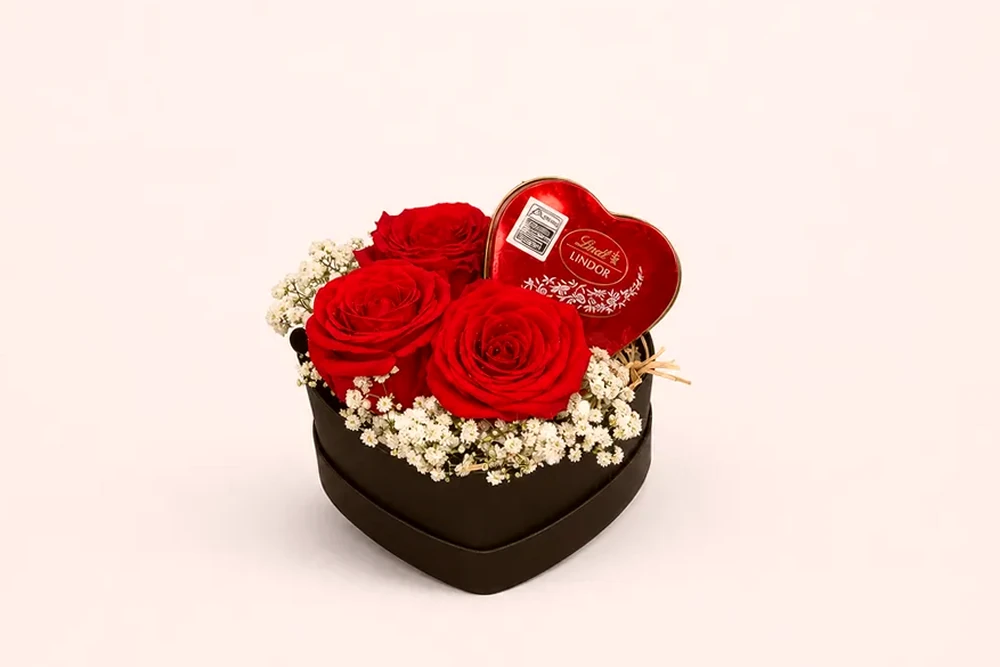 Box Coração com 3 Rosas Vermelhas e Chocolate Lindt