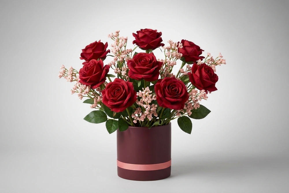 Arranjo Artificial de Rosas Vermelhas com Flores Delicadas