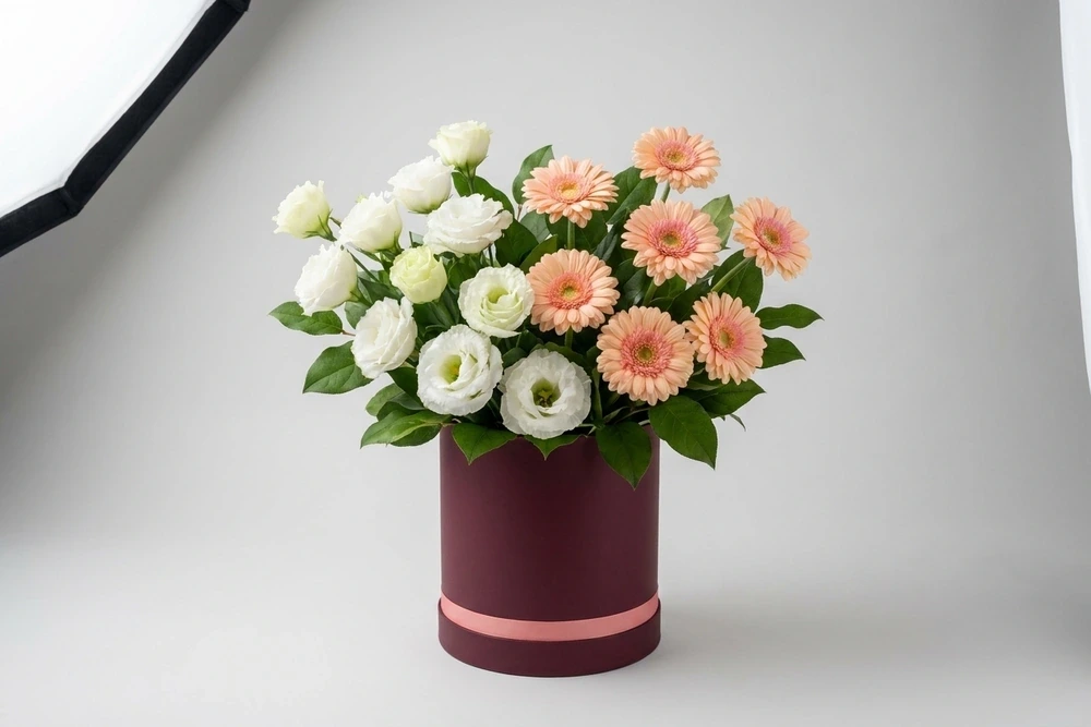Arranjo de Flores com Champagne - Um Toque de Elegância e Sofisticação