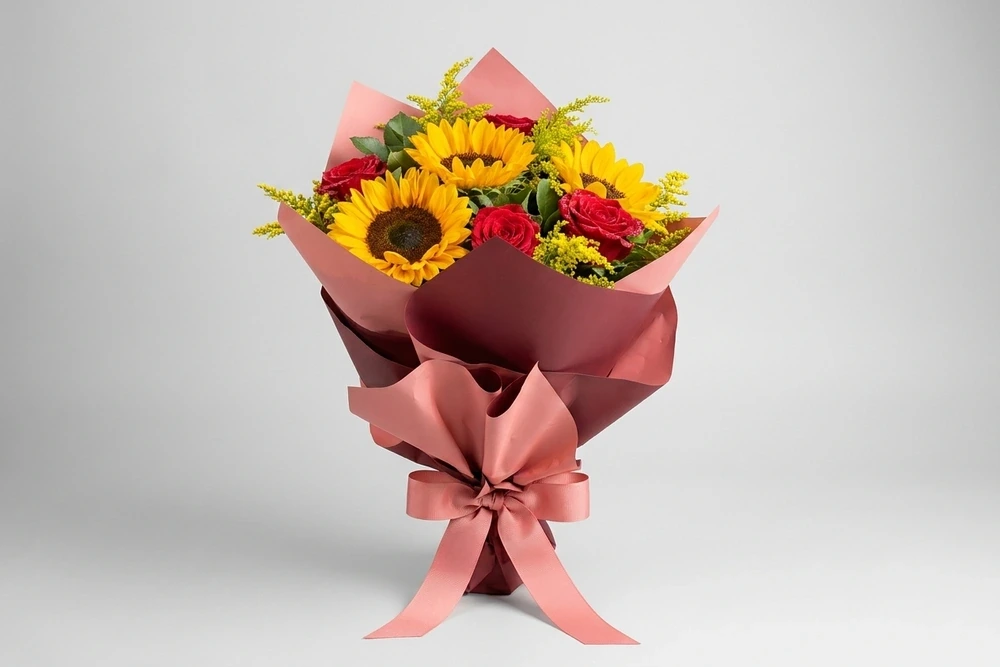Buquê com 3 Rosas Vermelhas e 3 Girassóis