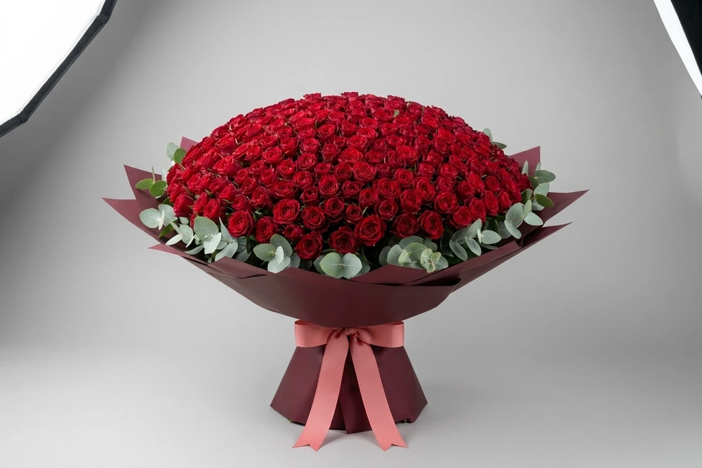 Paixão Floral Buquê Vermelho com 200 Rosas Colombianas